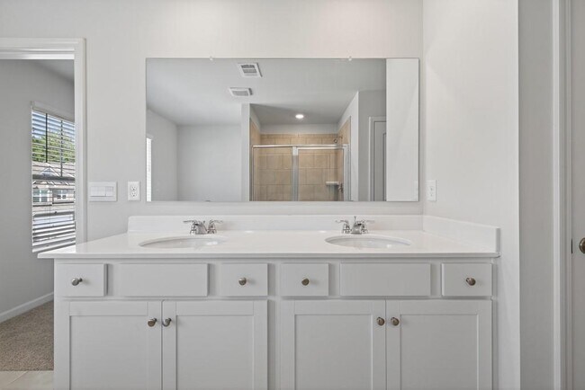 Building Photo - 3121 Greyton Dr