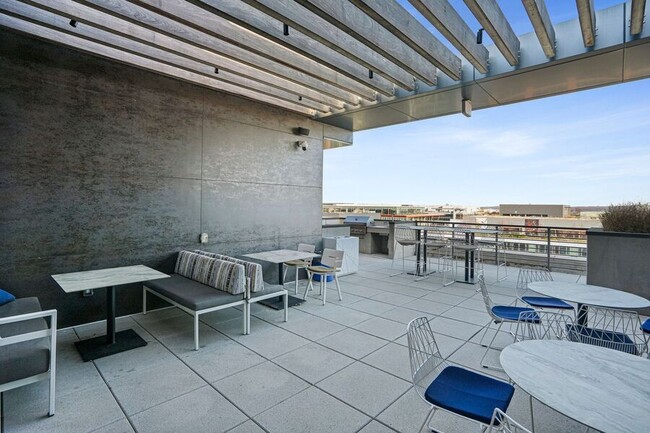 Building Photo - Nice Nest in Navy Yard| - Pet friendly and...