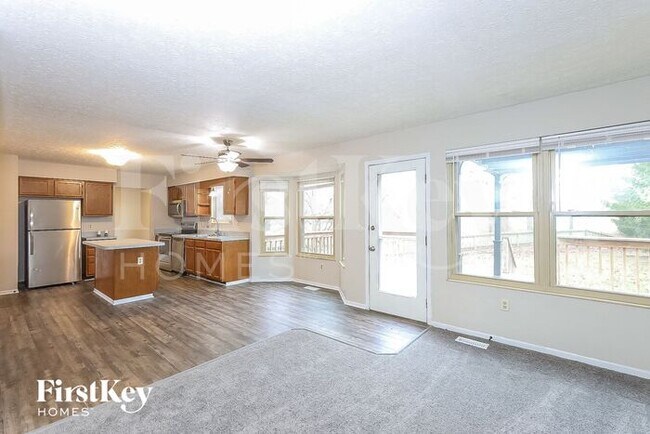 Building Photo - 579 Tall Oaks Drive