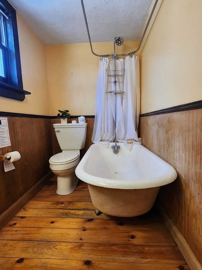 Building Photo - Writer's Retreat is a sweet rustic log cabin with 1 BR, 1 Ba located 4 miles from Lexington.