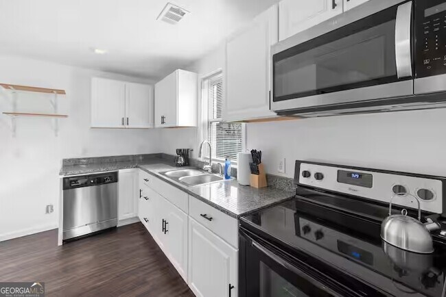 Building Photo - 2533 Godfrey Dr NW