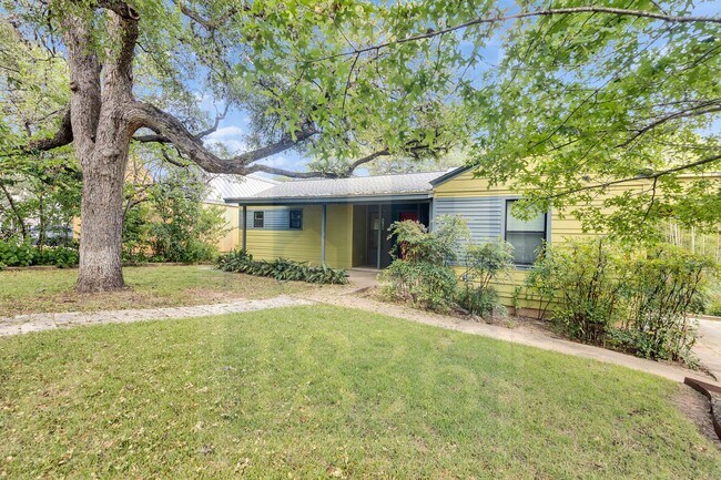 Building Photo - 1321 Bonham Terrace
