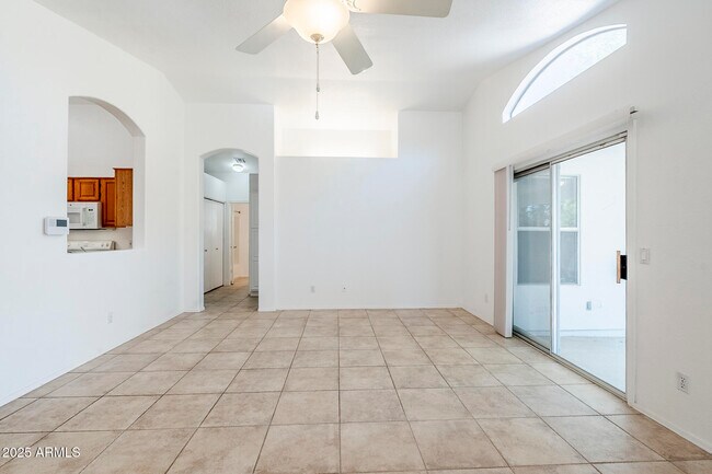 Building Photo - 1312 W Park Ave