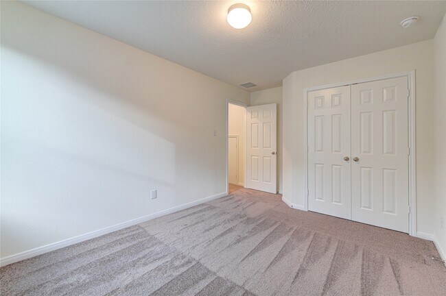 Building Photo - 6120 Whitewing Rd