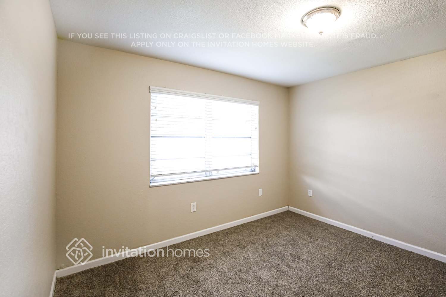 Building Photo - 16620 SW 93rd Ave