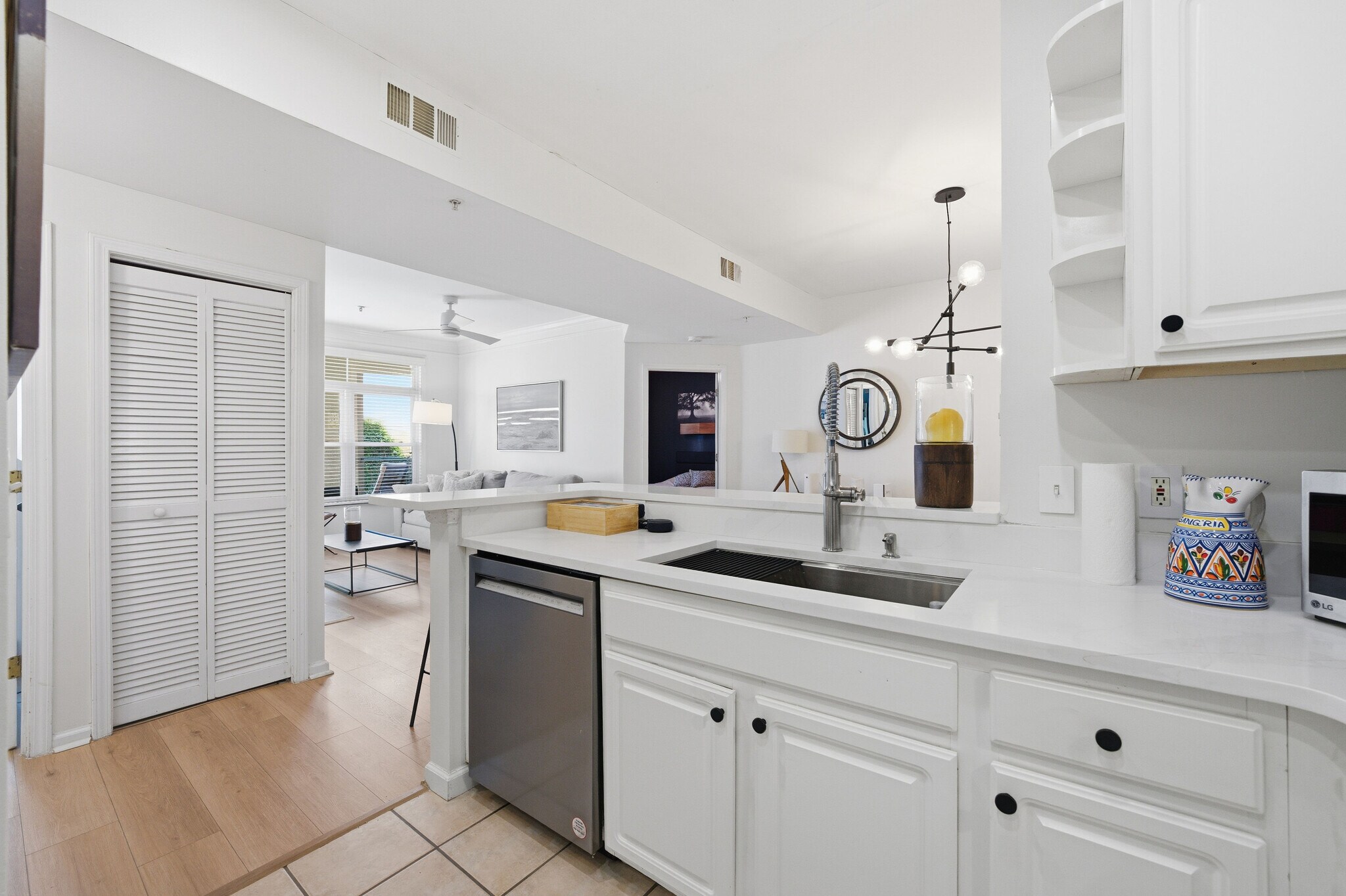 Building Photo - 955 Juniper St NE