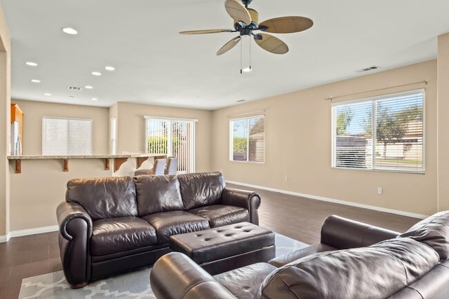 Building Photo - 82013 Cochran Dr