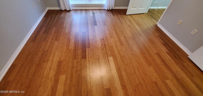 Building Photo - 7800 Point Meadows Dr