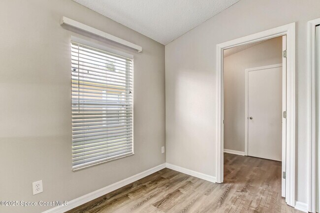 Building Photo - 1273 Brumpton Pl