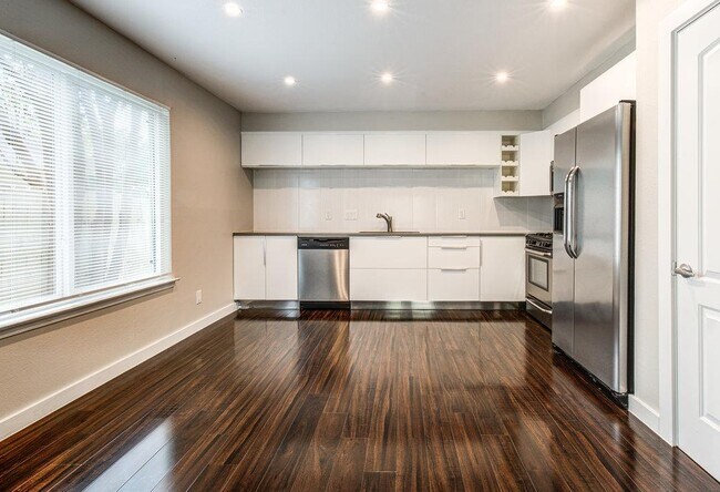 Building Photo - 6607 Capriola Dr