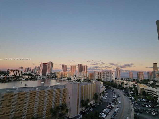 Building Photo - 401 Golden Isles Dr