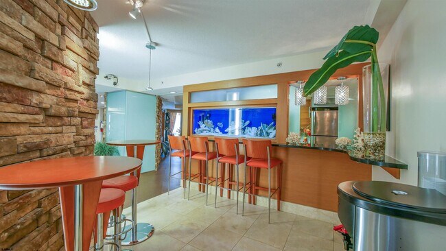 Building Photo - 526 Pacific Ave