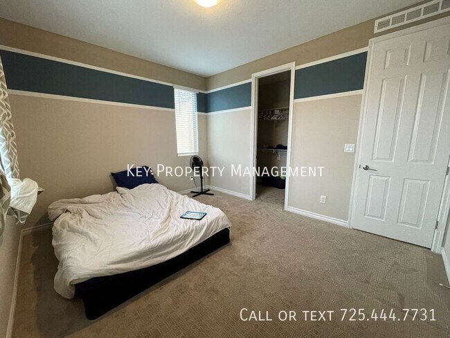Building Photo - SPACIOUS AND UPGRADED 4 BEDROOM HOME NEAR ...