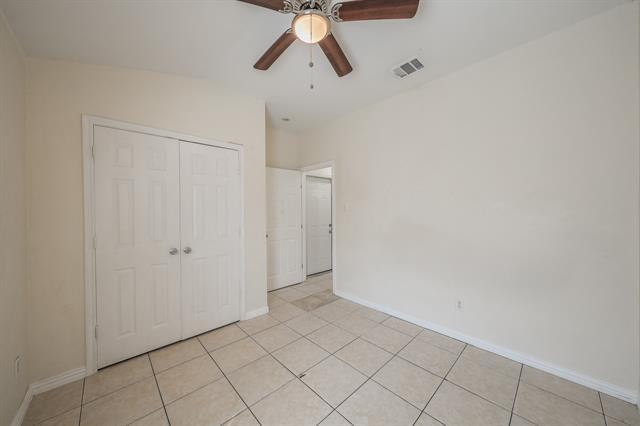 Building Photo - 8932 Sunny Hollow Dr