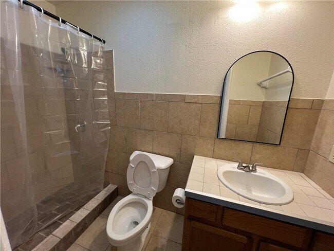 Building Photo - 851 S Jersey St