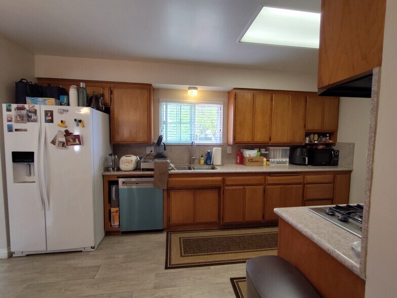 Building Photo - 43710 Rimvale Ave