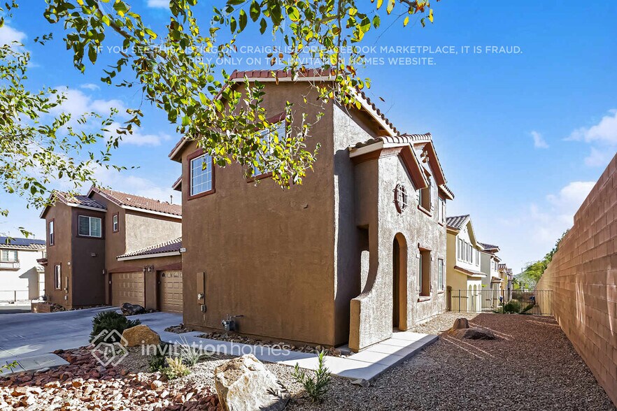 Building Photo - 4039 Sparrow Rock St