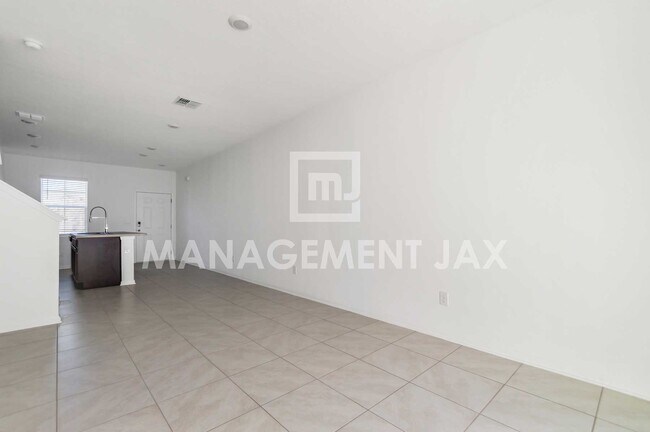Building Photo - 8306 Zenith Cir