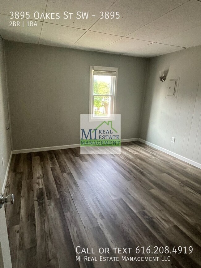 Building Photo - 3895 Oakes St SW