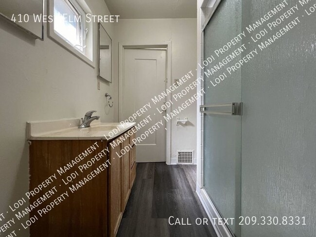 Building Photo - 410 W Elm St