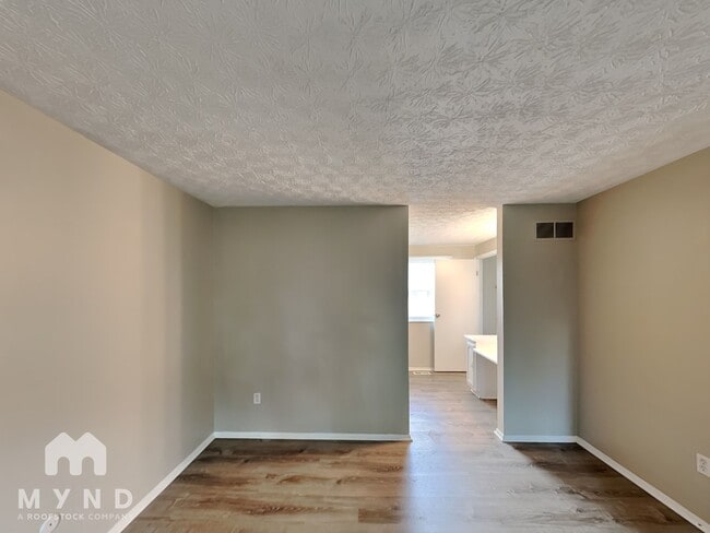 Building Photo - 1279 Glenview St