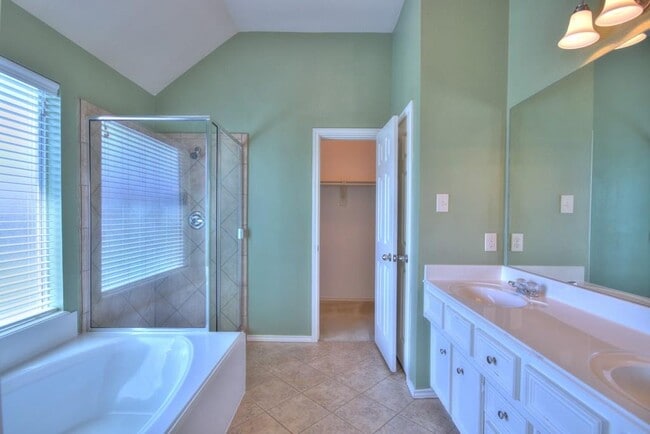 Building Photo - Balsam Breeze Lane, Pearland, TX 77584 - 3 BR 2 BA Single-Family Home