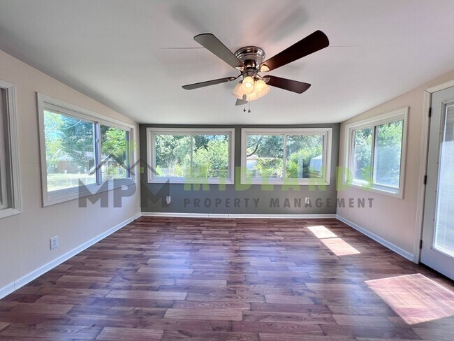 Building Photo - 3836 Davies Dr