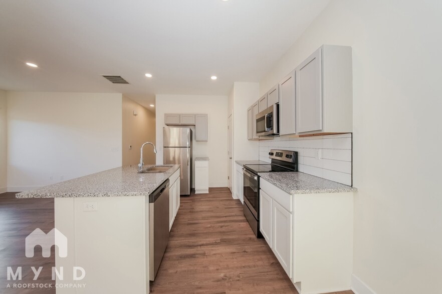 Building Photo - 5764 E Bristol Cir