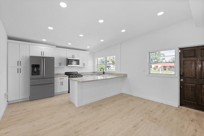 Building Photo - 1412 Crooms Ave