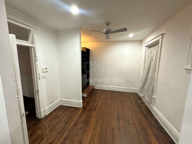 Building Photo - 1114 E 62nd St