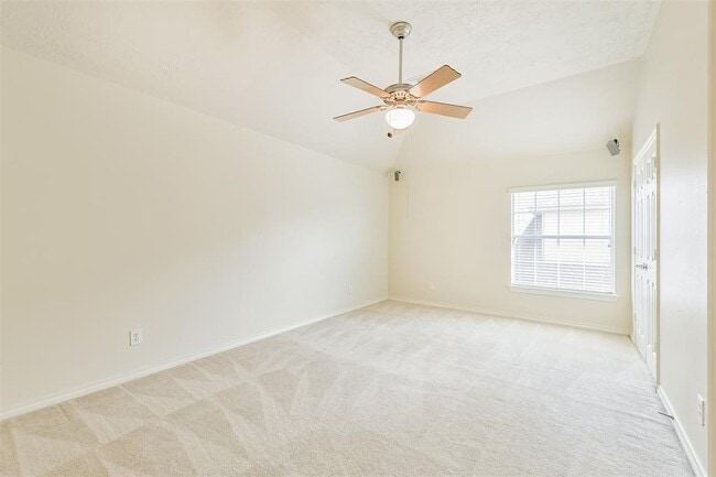 Building Photo - 11918 Mariposa Canyon Dr