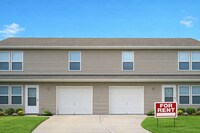 Building Photo - 814 NE Westwind Ln