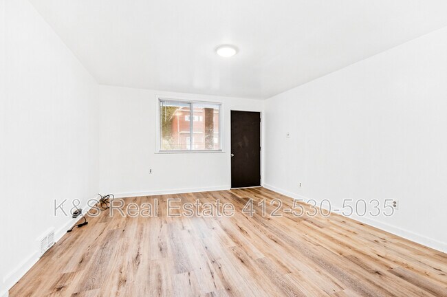 Building Photo - 30 Woodville Ave