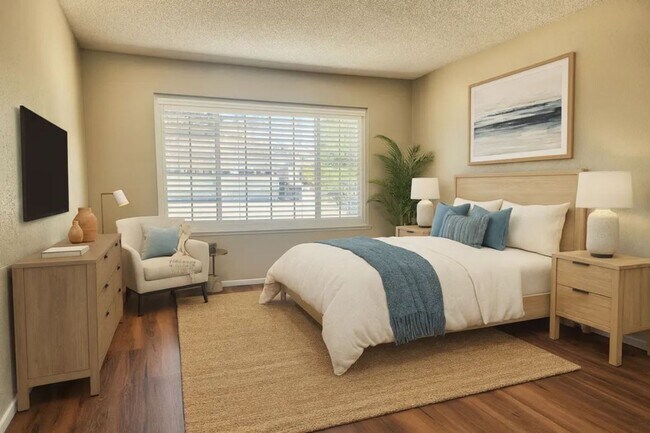 Building Photo - Amazing 4-bedroom home with a view, Availa...