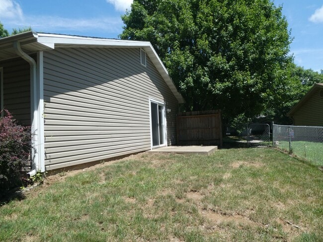 Building Photo - 2 bedroom 1 bath in West Columbia