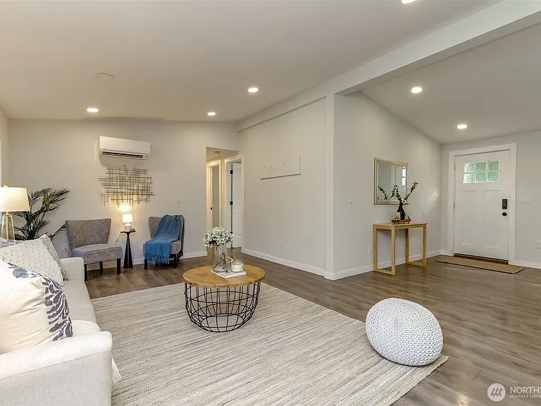 Building Photo - 12343 Shadowbrook Dr SW
