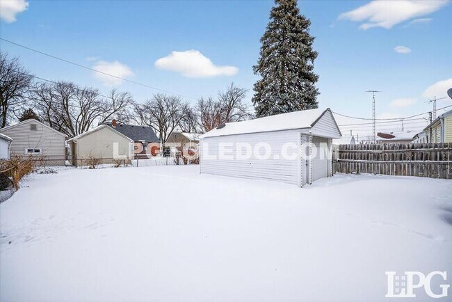 Building Photo - 202 Waggoner Blvd