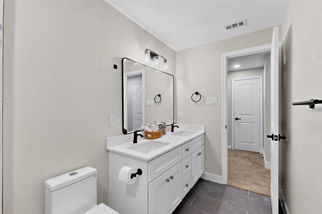 Building Photo - 10132 Medlock Dr