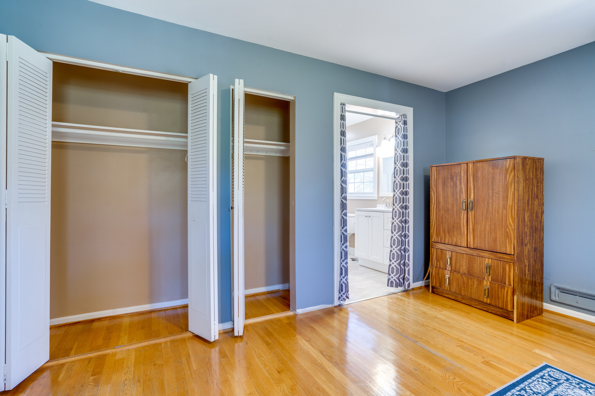 Primary Bedroom with Ensuite Bathroom - 9215 Cherrytree Dr