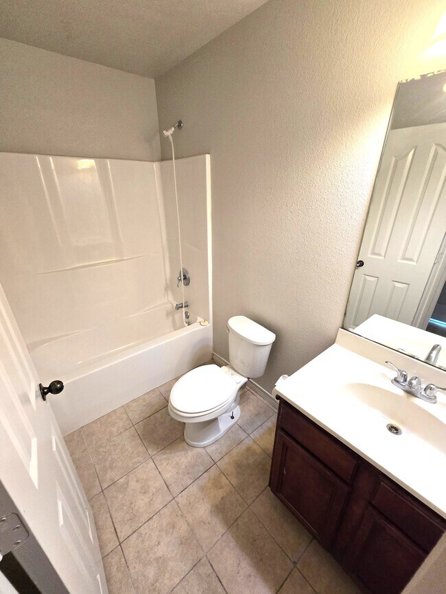 Building Photo - 6534 Westwood Village Dr