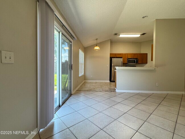 Building Photo - 6835 Otters Den Ct N