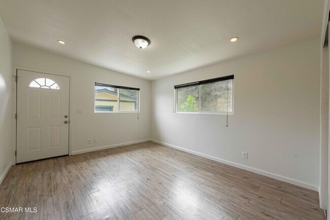 Building Photo - 641 W La Loma Ave