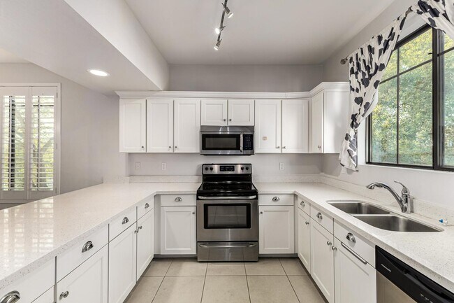 Building Photo - 2315 N 52nd St