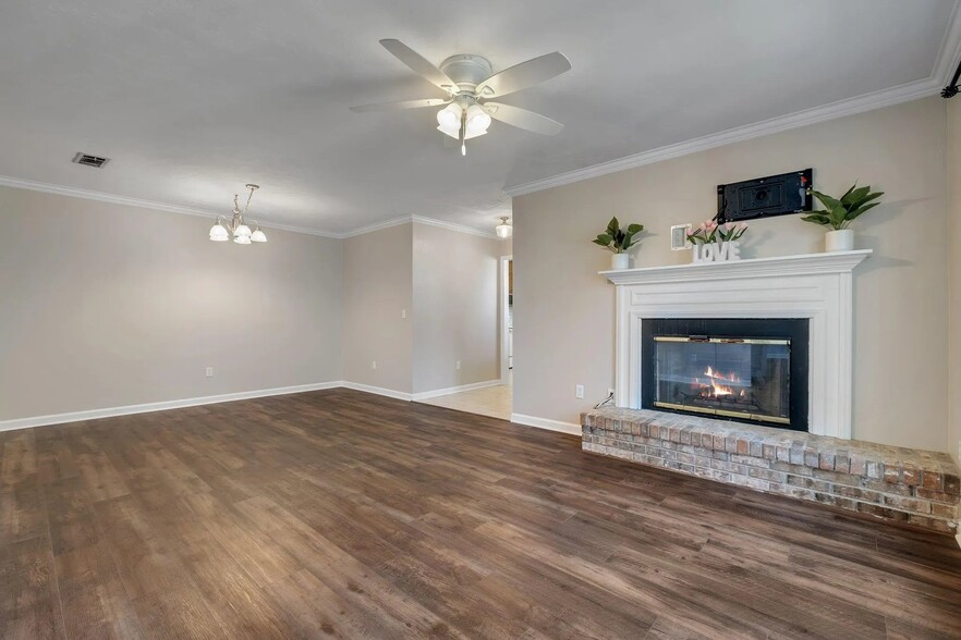 Building Photo - 550 Teal Ln