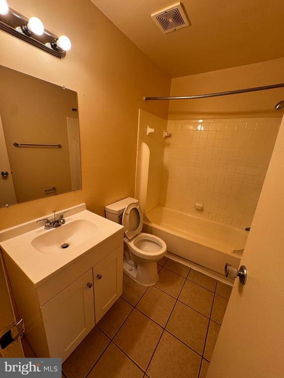 Building Photo - 4513 Logsdon Dr