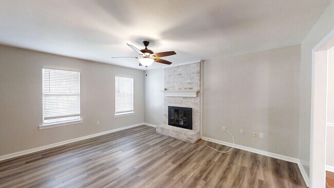 Building Photo - 334 Lamplighter Ln