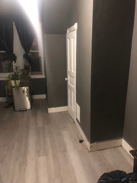 Building Photo - 5115 N 12th St