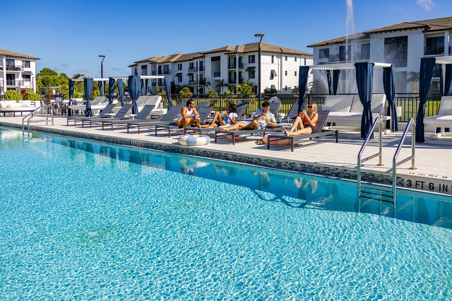The Orchard - Resort Style Pool - Portofino Vineyards