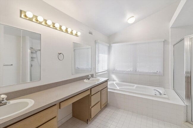 Building Photo - 45443 Glengarry Blvd
