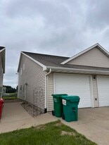 Building Photo - 725 N James Ave
